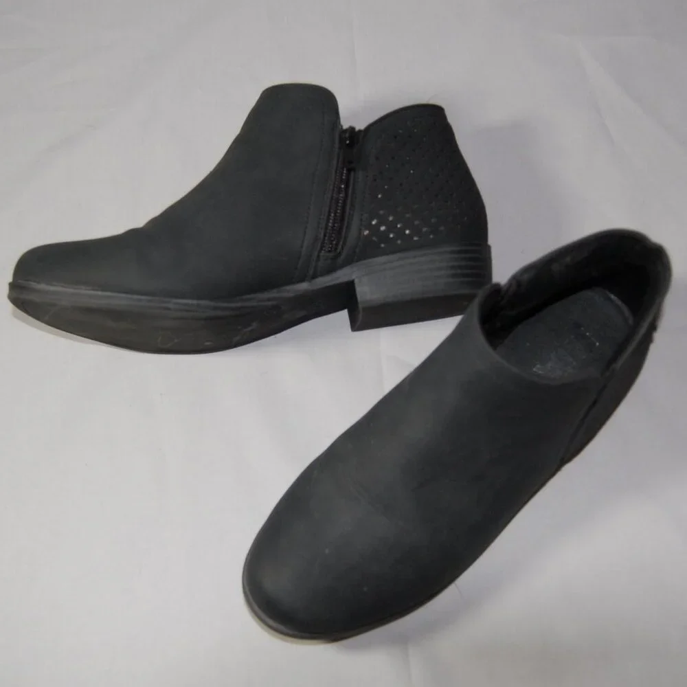 MIA Girl's Darlette size 5